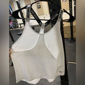 Nike tank top size medium